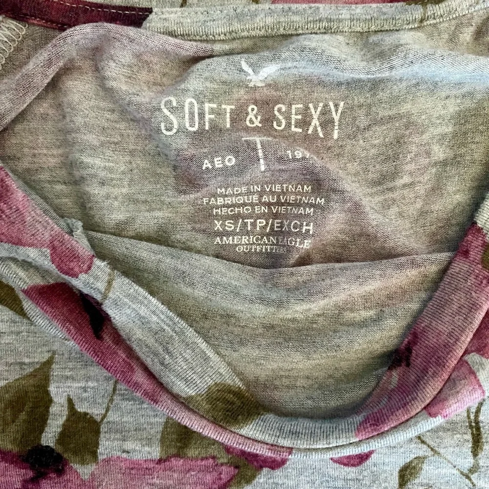 American Eagle Soft & Sexy Top - Picture 2 of 2